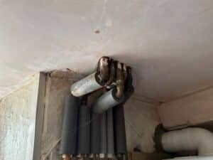 Inadequate compartmentation and missing fire stopping in a residential building